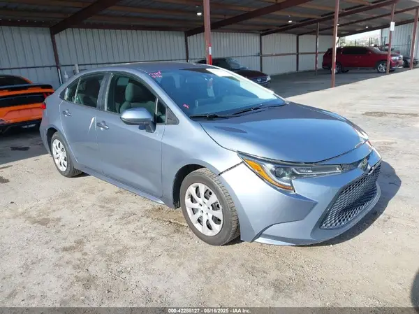 5YFEPMAE6NP279485 2022 TOYOTA COROLLA - Image 1