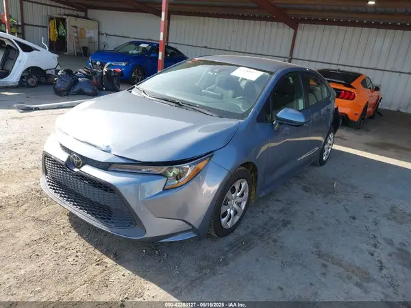 5YFEPMAE6NP279485 2022 TOYOTA COROLLA - Image 2