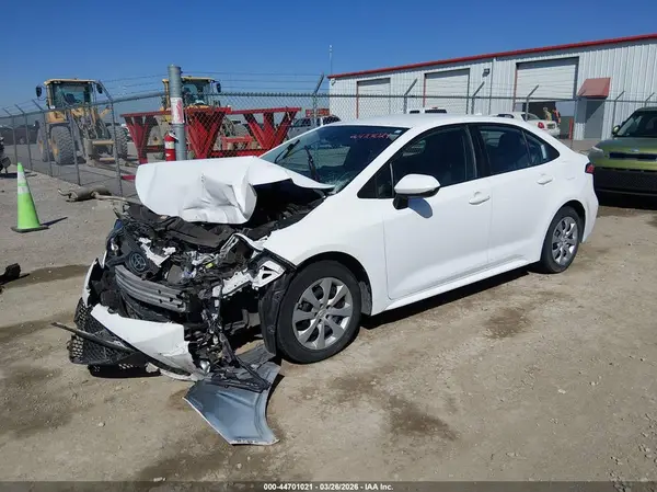 5YFEPMAE6NP282144 2022 TOYOTA COROLLA - Image 2