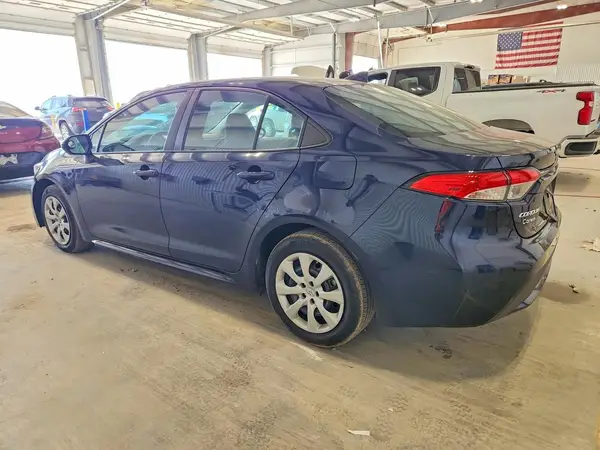 5YFEPMAE6NP282158 2022 TOYOTA COROLLA - Image 2