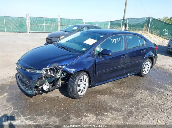 5YFEPMAE6NP288204 2022 TOYOTA COROLLA - Image 2