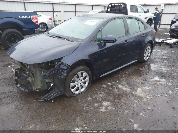 5YFEPMAE6NP289109 2022 TOYOTA COROLLA - Image 2