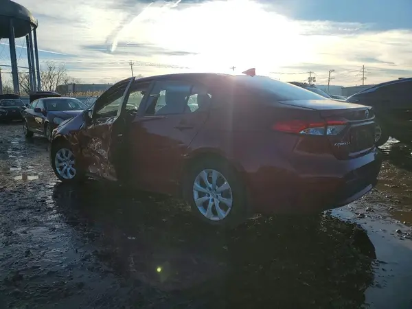 5YFEPMAE6NP291054 2022 TOYOTA COROLLA - Image 2