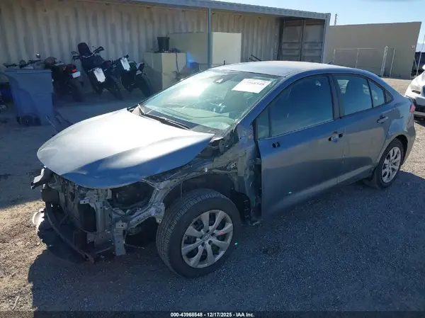 5YFEPMAE6NP296934 2022 TOYOTA COROLLA - Image 2
