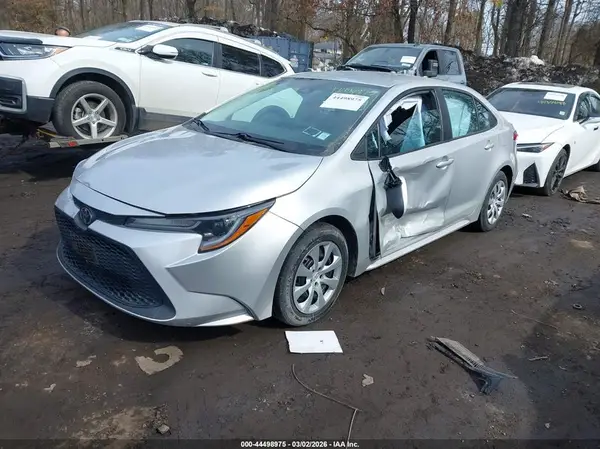 5YFEPMAE6NP298280 2022 TOYOTA COROLLA - Image 2