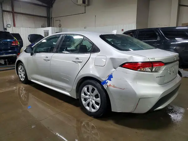 5YFEPMAE6NP298330 2022 TOYOTA COROLLA - Image 2