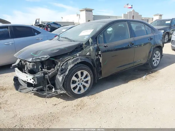 5YFEPMAE6NP300884 2022 TOYOTA COROLLA - Image 2