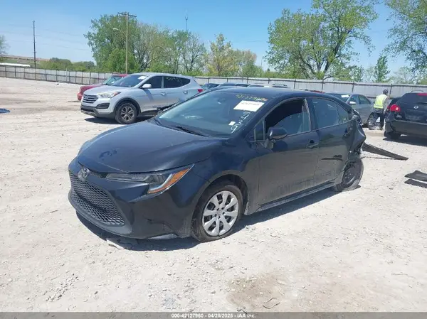 5YFEPMAE6NP302439 2022 TOYOTA COROLLA - Image 2