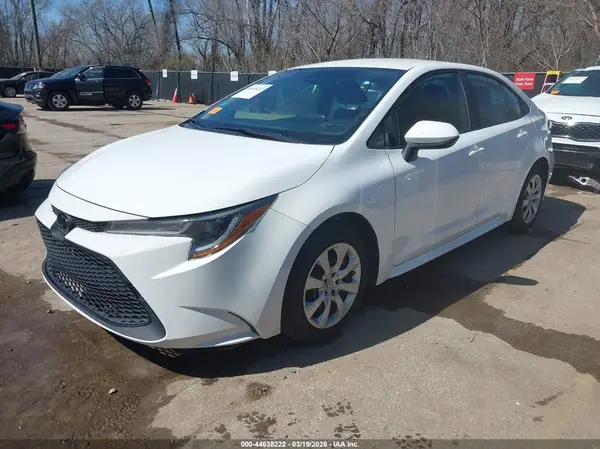 5YFEPMAE6NP303364 2022 TOYOTA COROLLA - Image 2