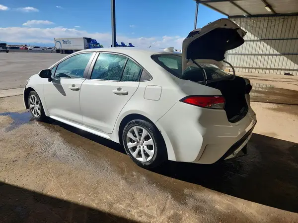 5YFEPMAE6NP316762 2022 TOYOTA COROLLA - Image 2