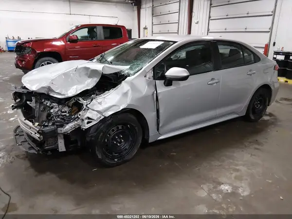 5YFEPMAE6NP318009 2022 TOYOTA COROLLA - Image 2