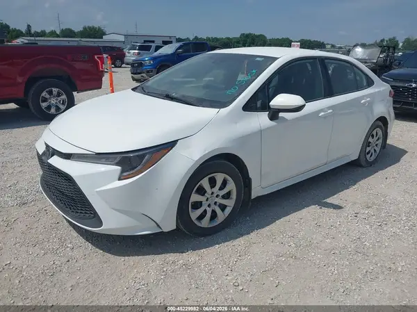 5YFEPMAE6NP318401 2022 TOYOTA COROLLA - Image 2