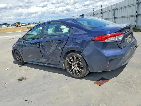 5YFEPMAE6NP323761 2022 TOYOTA COROLLA - Image 2