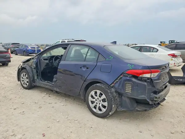 5YFEPMAE6NP325039 2022 TOYOTA COROLLA - Image 2
