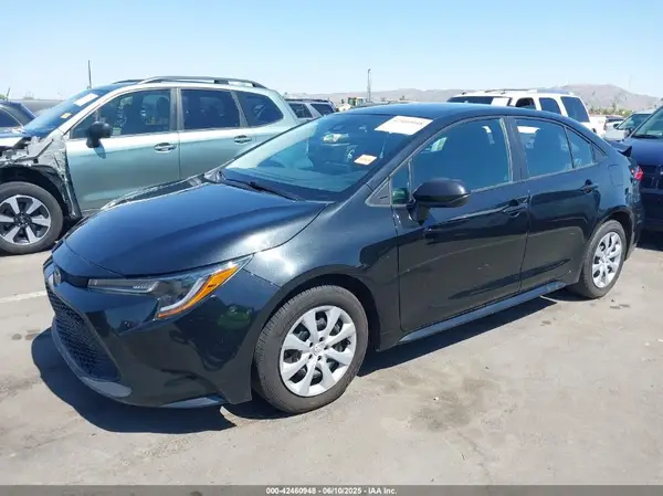 5YFEPMAE6NP327034 2022 TOYOTA COROLLA - Image 2