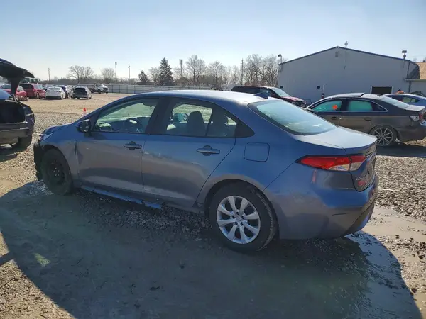 5YFEPMAE6NP330256 2022 TOYOTA COROLLA - Image 2