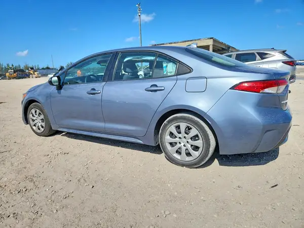 5YFEPMAE6NP330550 2022 TOYOTA COROLLA - Image 2