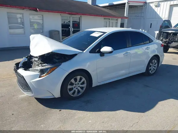 5YFEPMAE6NP334355 2022 TOYOTA COROLLA - Image 2