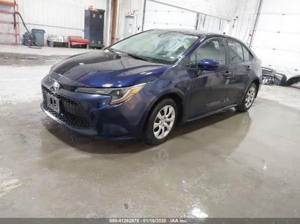 5YFEPMAE6NP336901 2022 TOYOTA COROLLA - Image 2