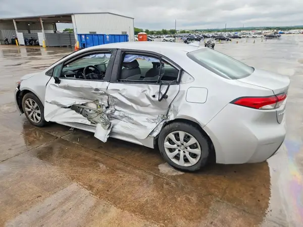 5YFEPMAE6NP338664 2022 TOYOTA COROLLA - Image 2