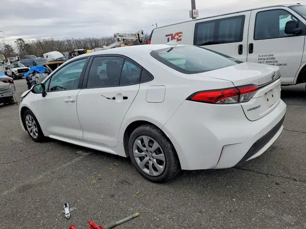 5YFEPMAE6NP339099 2022 TOYOTA COROLLA - Image 2