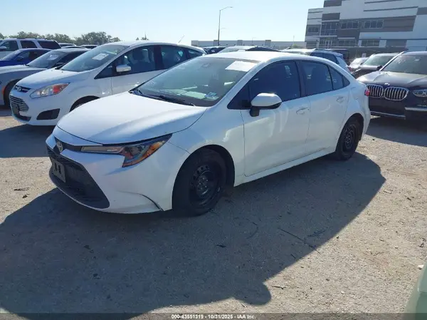 5YFEPMAE6NP346750 2022 TOYOTA COROLLA - Image 2