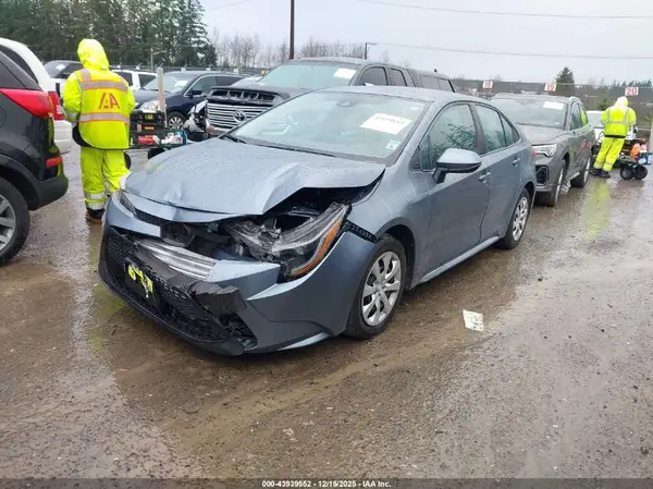 5YFEPMAE6NP354086 2022 TOYOTA COROLLA - Image 2