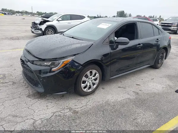 5YFEPMAE6NP358333 2022 TOYOTA COROLLA - Image 2