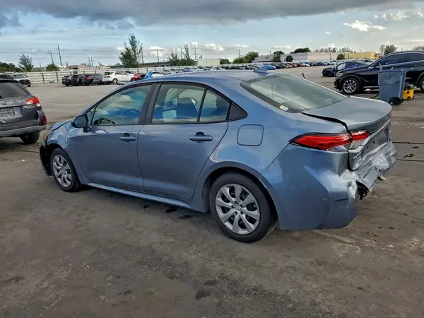 5YFEPMAE6NP360017 2022 TOYOTA COROLLA - Image 2