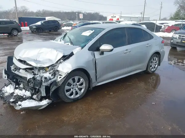 5YFEPMAE6NP370644 2022 TOYOTA COROLLA - Image 2