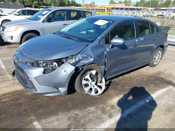 5YFEPMAE6NP374189 2022 TOYOTA COROLLA - Image 2