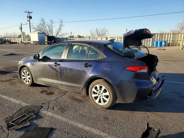 5YFEPMAE6NP375195 2022 TOYOTA COROLLA - Image 2