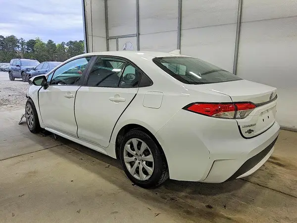5YFEPMAE6NP376329 2022 TOYOTA COROLLA - Image 2