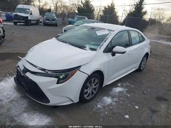 5YFEPMAE6NP376492 2022 TOYOTA COROLLA - Image 2
