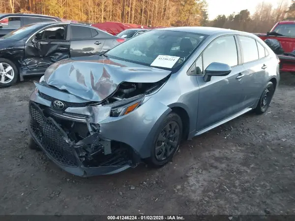 5YFEPMAE6NP376587 2022 TOYOTA COROLLA - Image 2