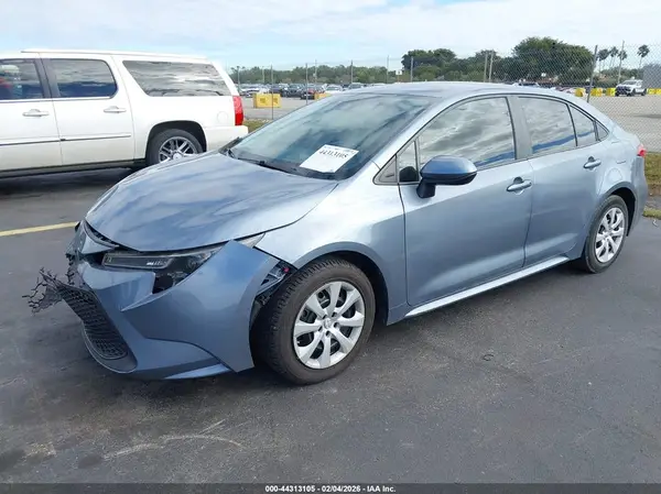 5YFEPMAE6NP376931 2022 TOYOTA COROLLA - Image 2