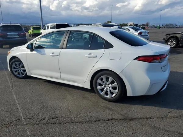 5YFEPMAE6NP378159 2022 TOYOTA COROLLA - Image 2