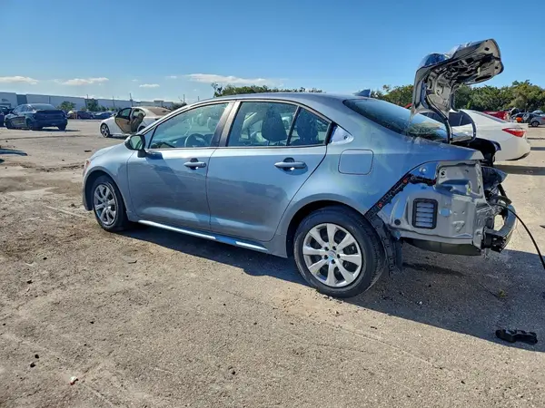 5YFEPMAE6NP381174 2022 TOYOTA COROLLA - Image 2