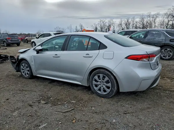 5YFEPMAE6NP385211 2022 TOYOTA COROLLA - Image 2