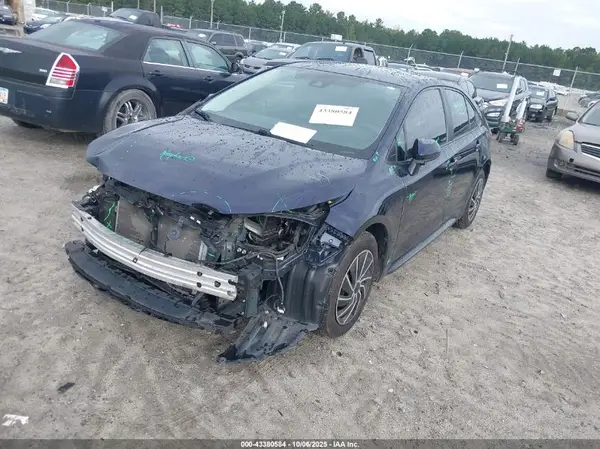 5YFEPMAE6NP385242 2022 TOYOTA COROLLA - Image 2