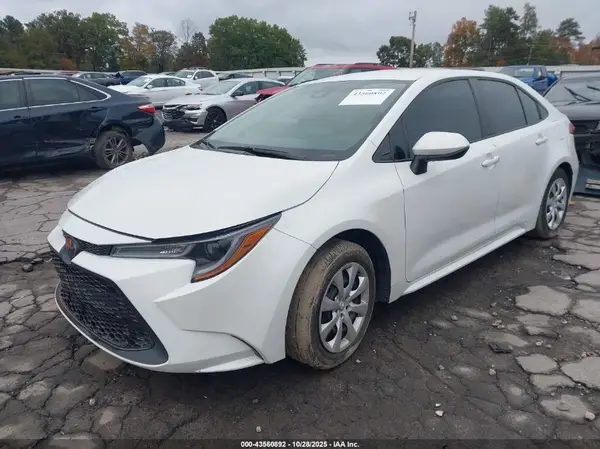 5YFEPMAE6NP386326 2022 TOYOTA COROLLA - Image 2