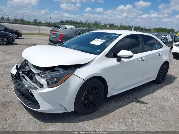 5YFEPMAE6NP389890 2022 TOYOTA COROLLA - Image 2