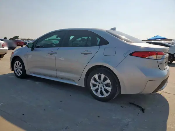 5YFEPMAE6NP390845 2022 TOYOTA COROLLA - Image 2