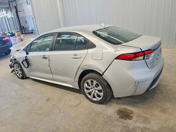 5YFEPMAE6NP390912 2022 TOYOTA COROLLA - Image 2