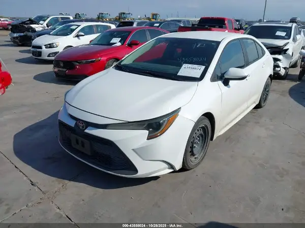5YFEPMAE7MP167793 2021 TOYOTA COROLLA - Image 2