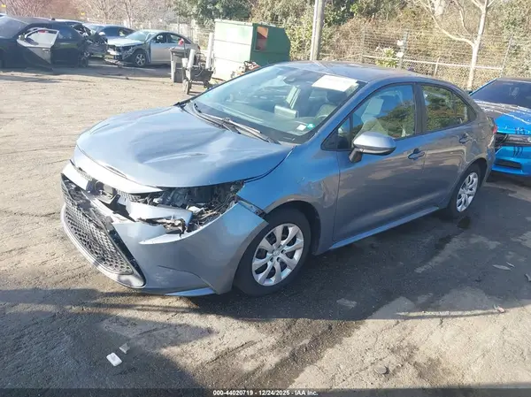 5YFEPMAE7MP180348 2021 TOYOTA COROLLA - Image 2