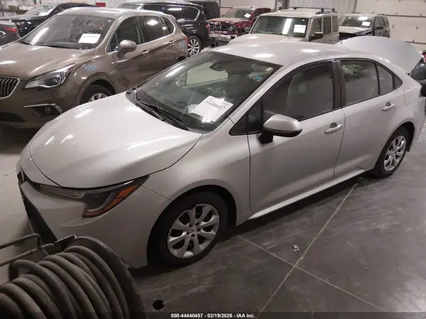 5YFEPMAE7MP180673 2021 TOYOTA COROLLA - Image 2