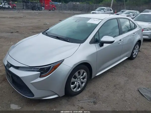 5YFEPMAE7MP191561 2021 TOYOTA COROLLA - Image 2