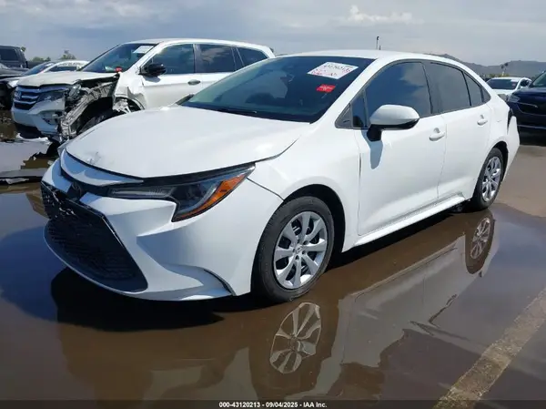 5YFEPMAE7MP204275 2021 TOYOTA COROLLA - Image 2