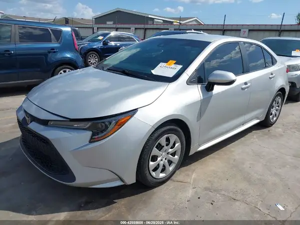 5YFEPMAE7MP207225 2021 TOYOTA COROLLA - Image 2